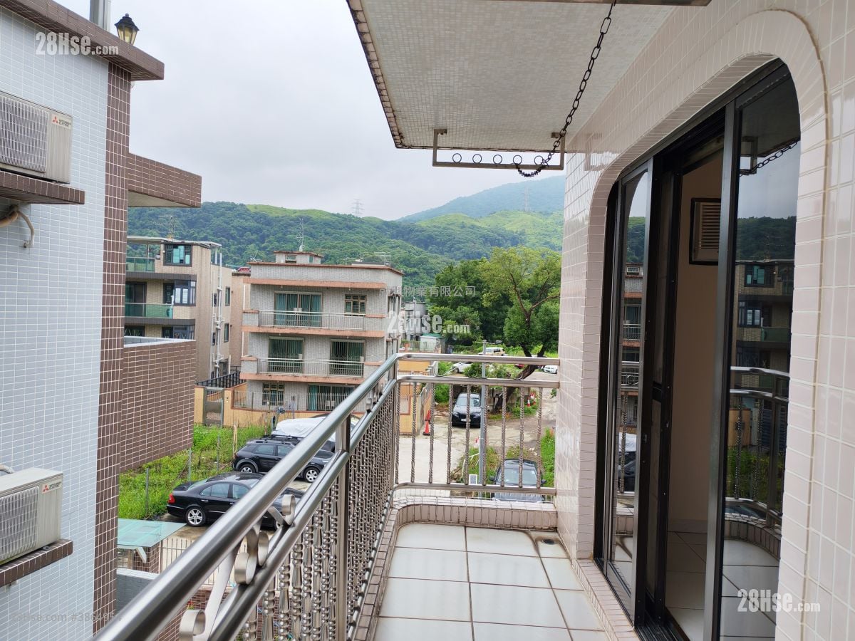 Village Rental 3 Bedrooms , 1 Bathroom 630 ft²