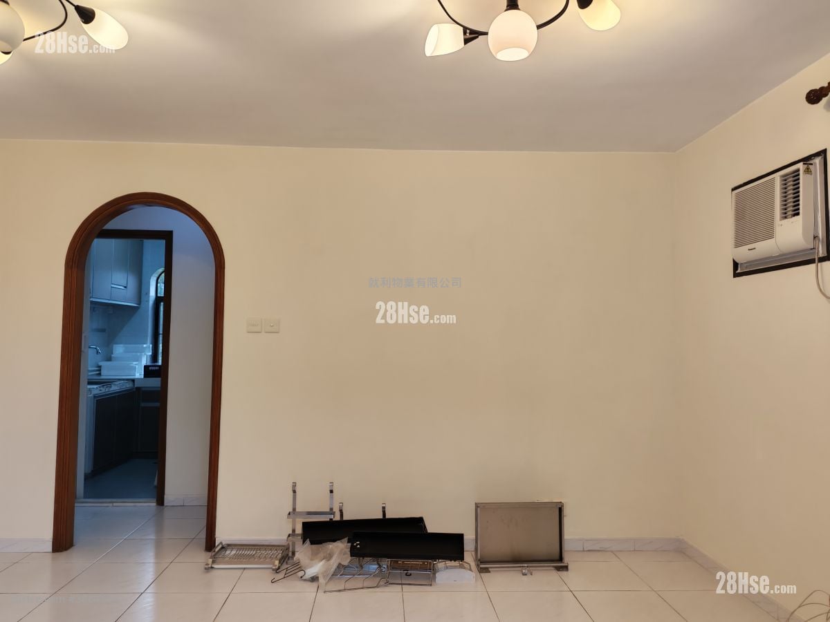 Village Rental 3 Bedrooms , 1 Bathroom 630 ft²