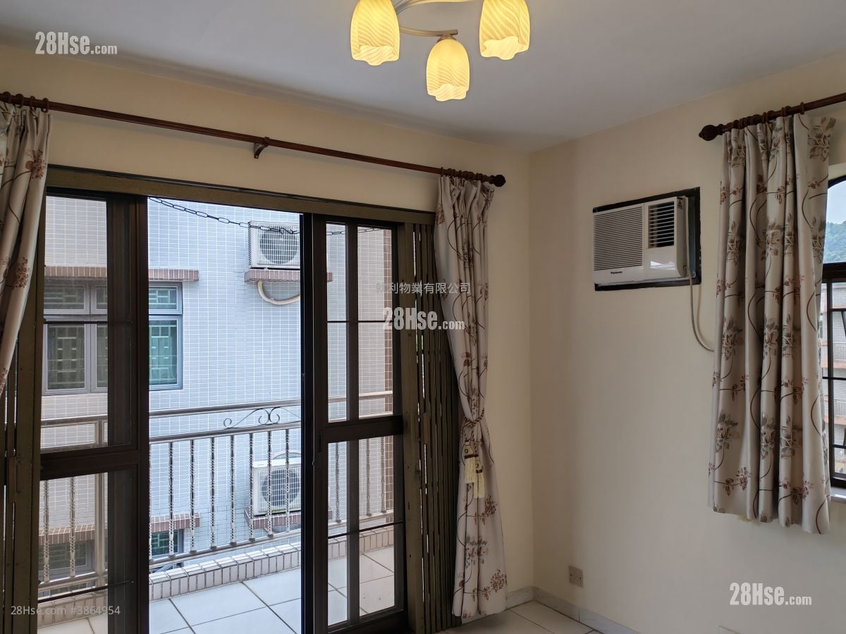 Village Rental 3 Bedrooms , 1 Bathroom 630 ft²