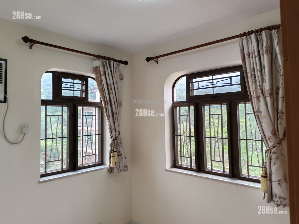 Village Rental 3 Bedrooms , 1 Bathroom 630 ft²