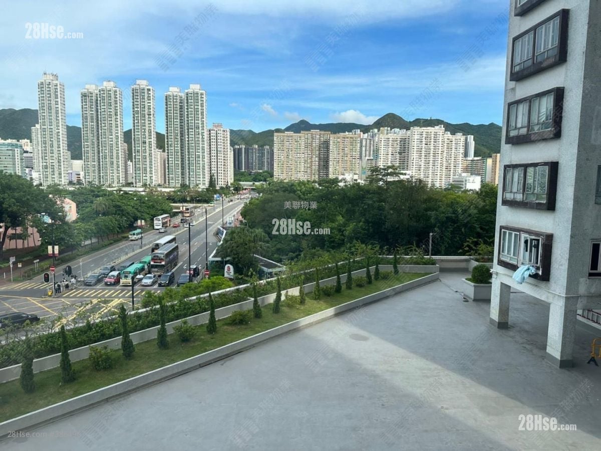 Lucky Plaza Sell 3 Bedrooms 505 ft²