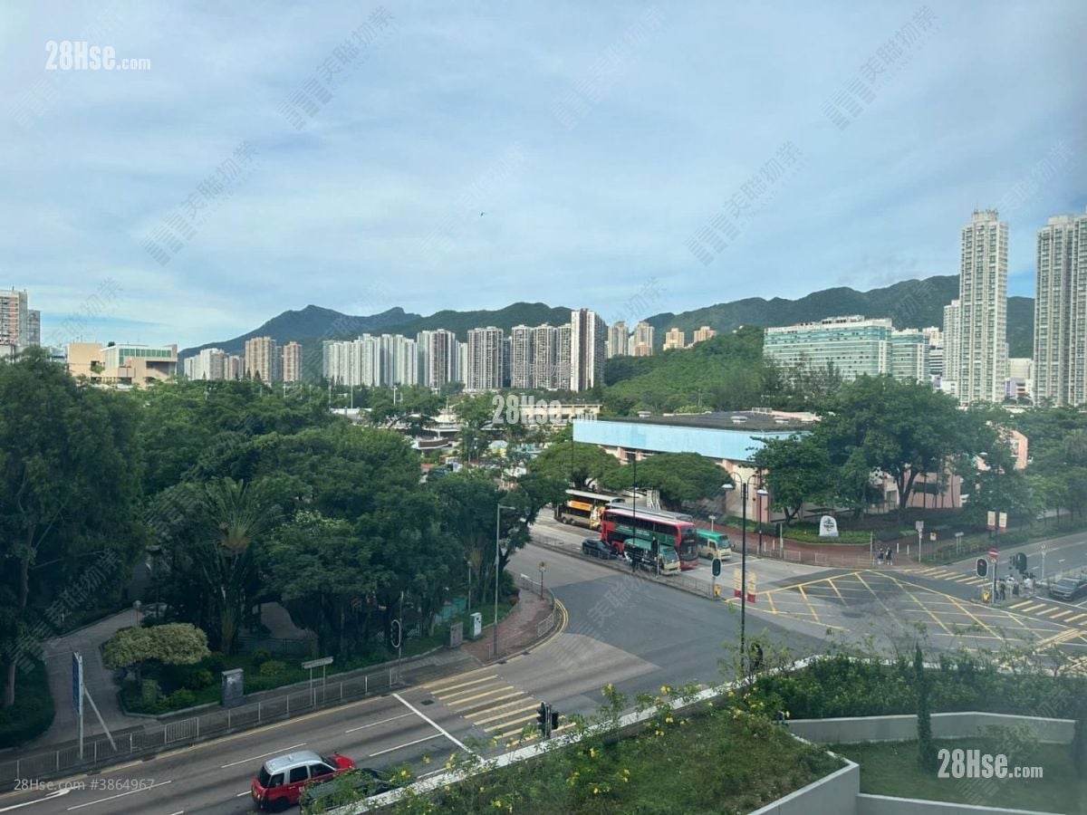 Lucky Plaza Sell 3 Bedrooms 505 ft²
