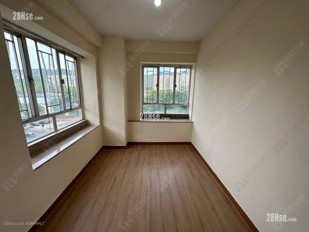 Lucky Plaza Sell 3 Bedrooms 505 ft²