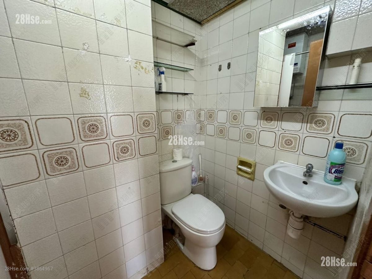 Lucky Plaza Sell 3 Bedrooms 505 ft²