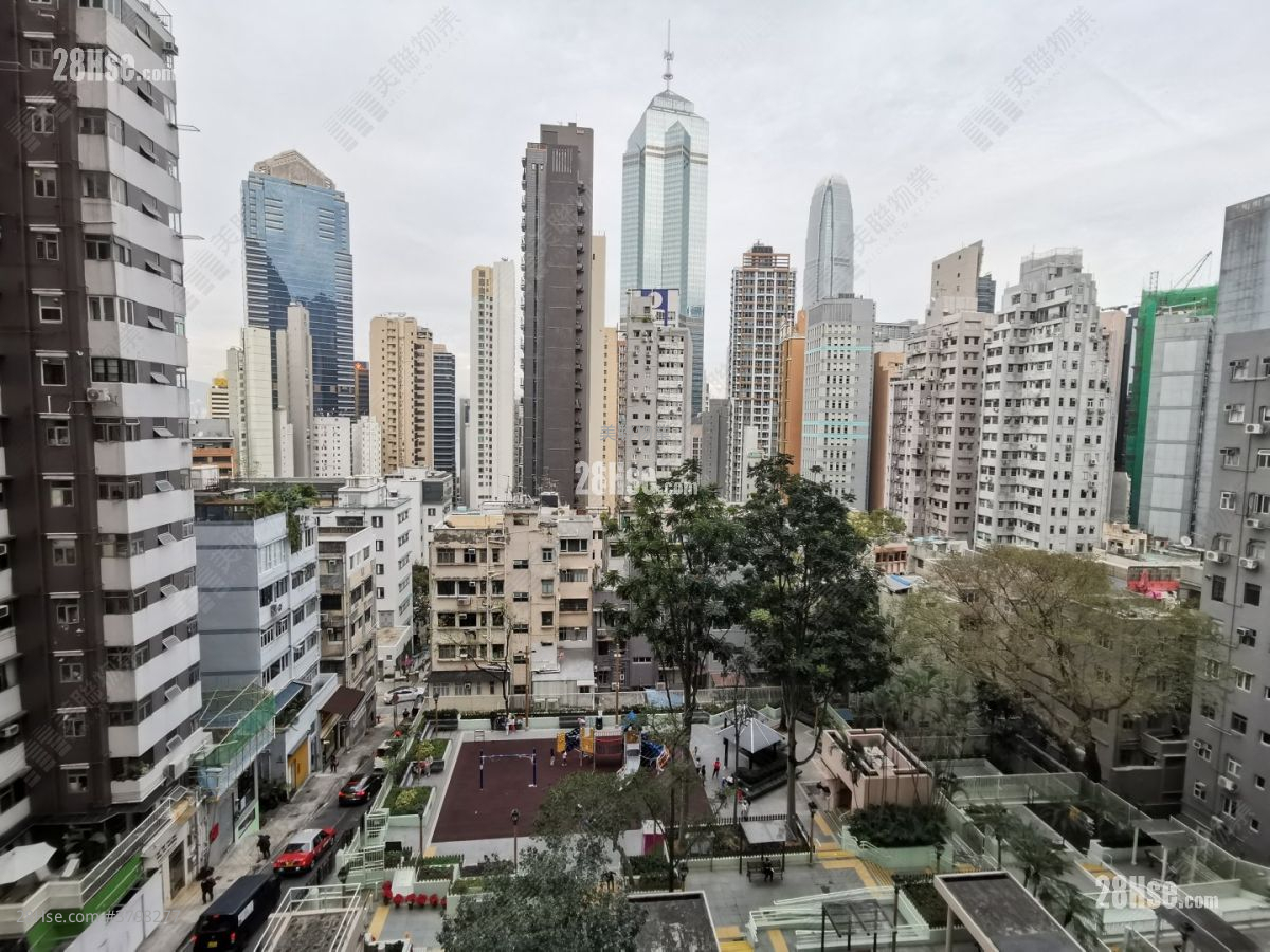 The Pierre Sell 1 Bedroom 305 ft²