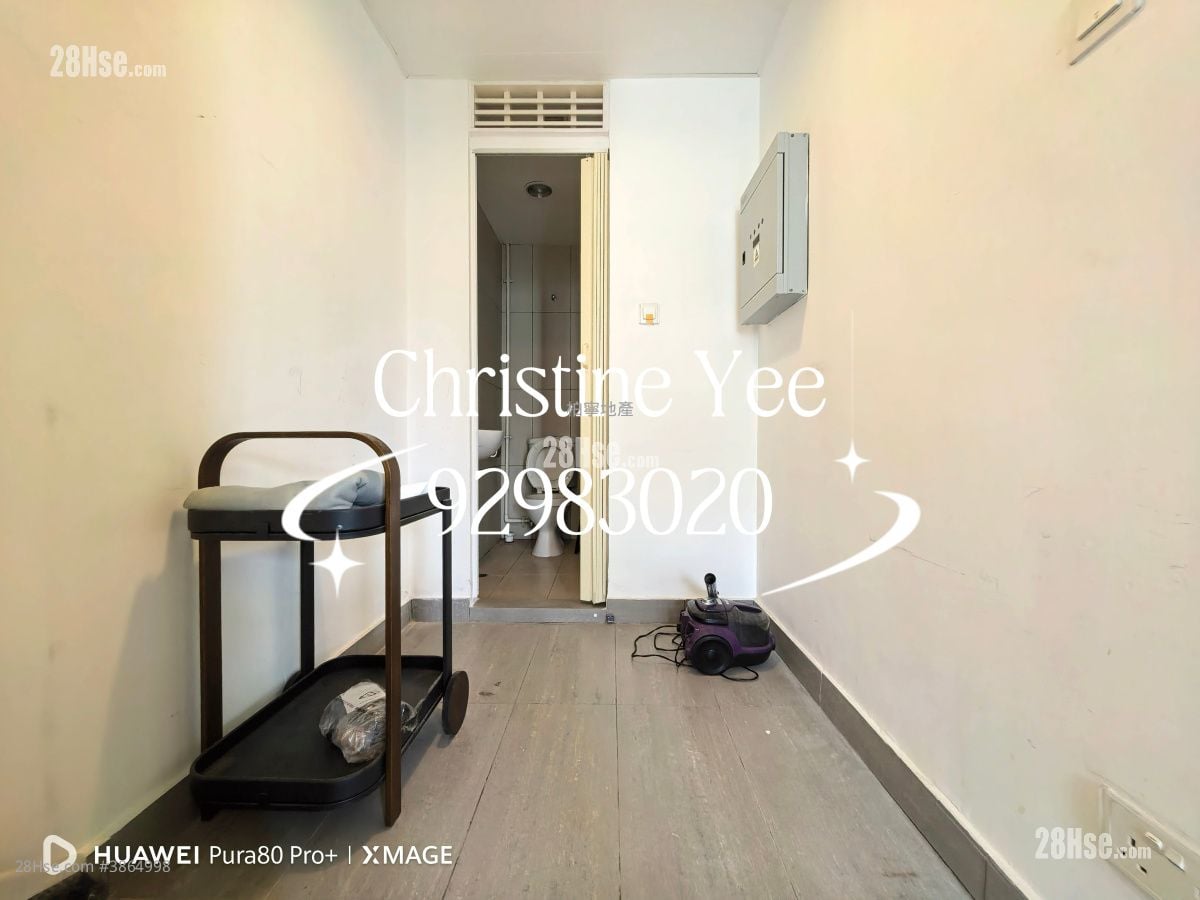 The Oakhill Rental 3 Bedrooms , 2 Bathrooms 875 ft²