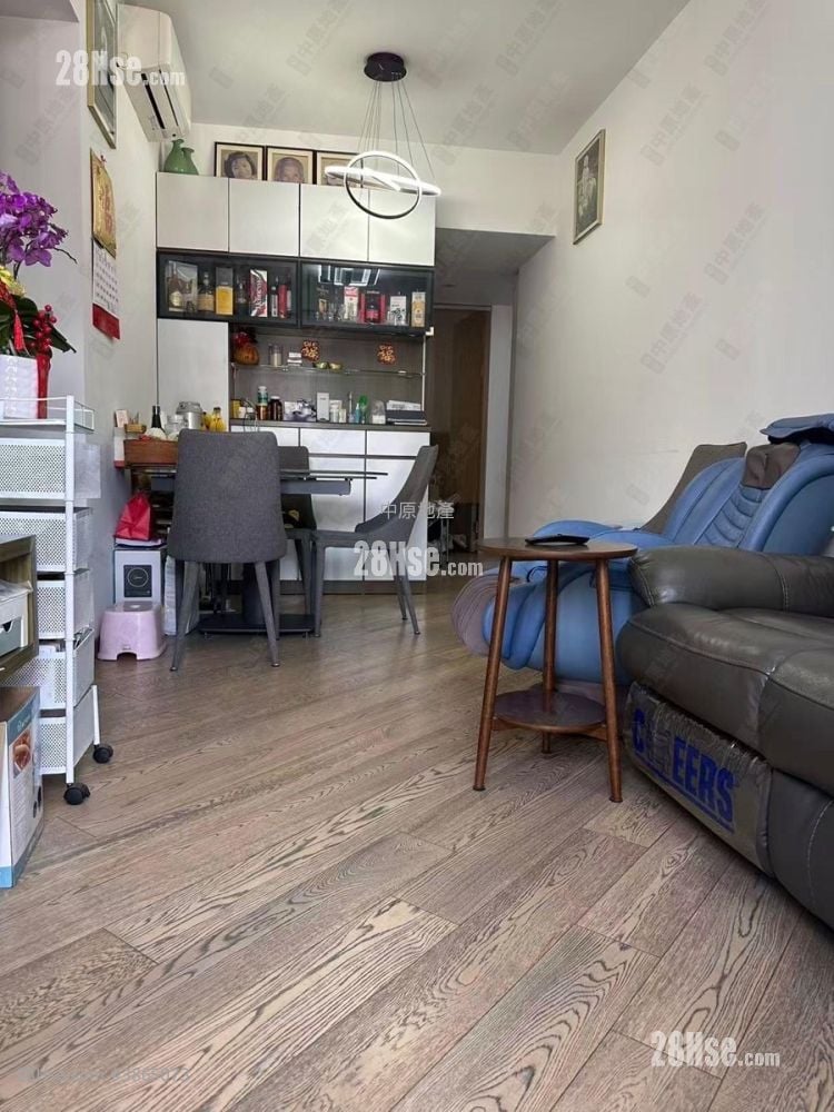 The Parkville Sell 3 Bedrooms , 2 Bathrooms 745 ft²