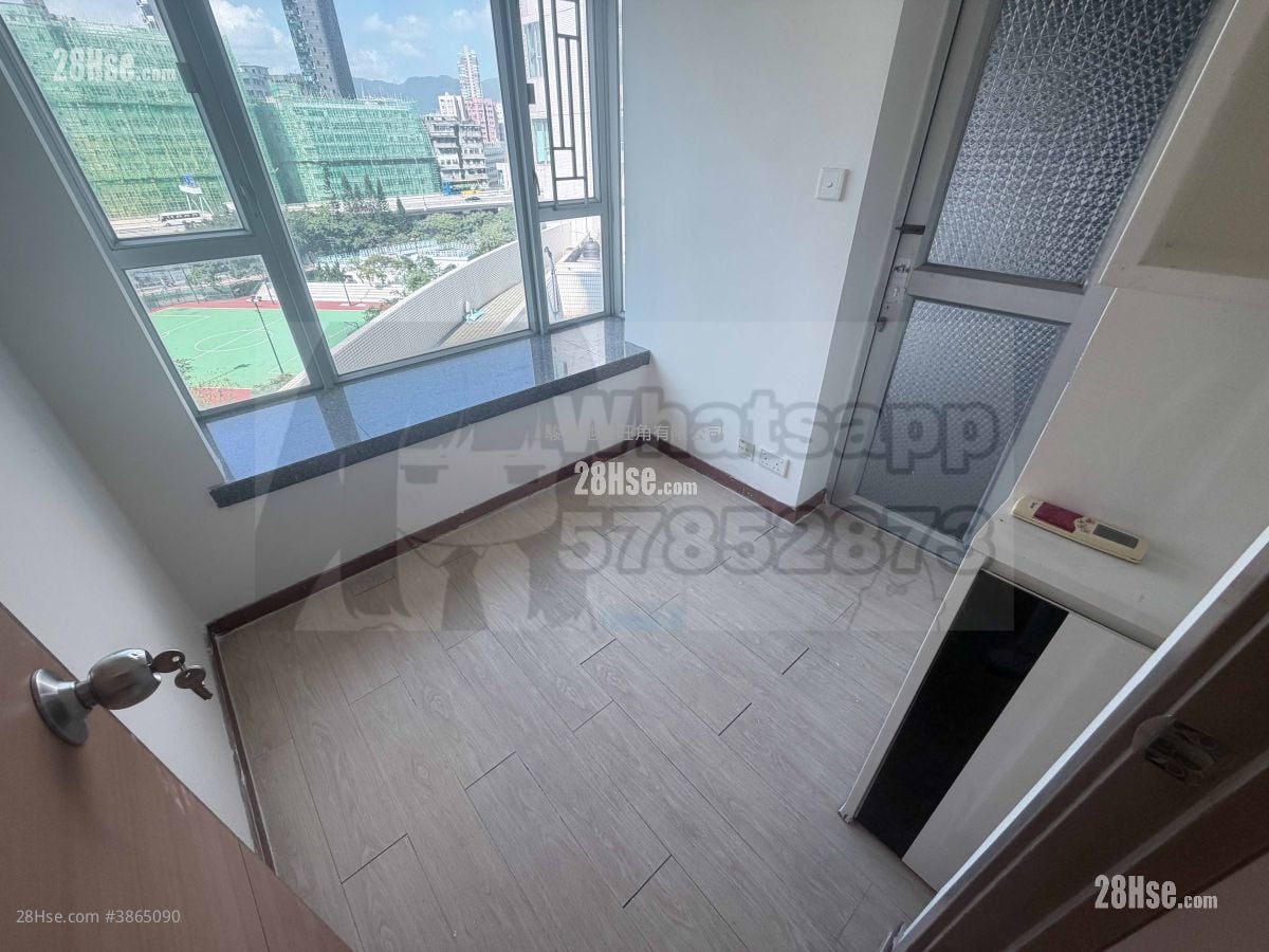 Metro Harbour View Rental 2 Bedrooms , 1 Bathroom 320 ft²