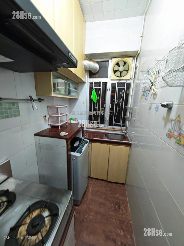 Lee Kee Building Sell 3 Bedrooms , 1 Bathroom 471 ft²