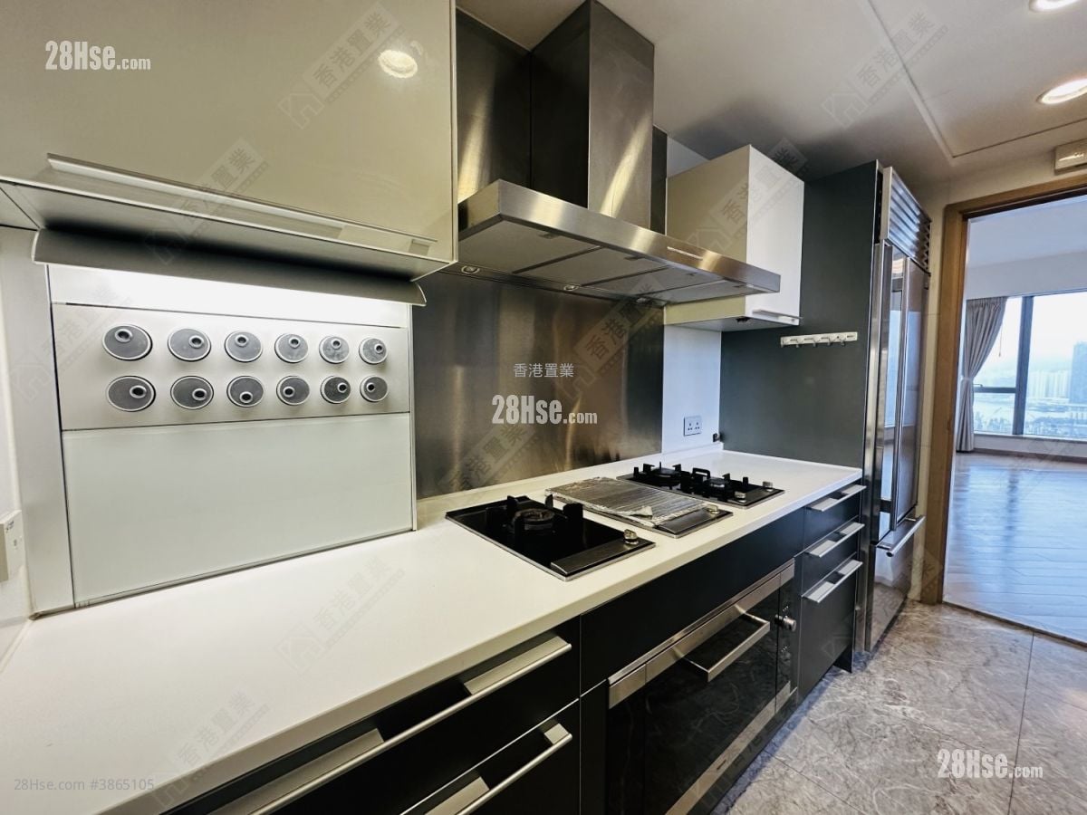The Cullinan Rental 4 Bedrooms , 2 Bathrooms 1,128 ft²