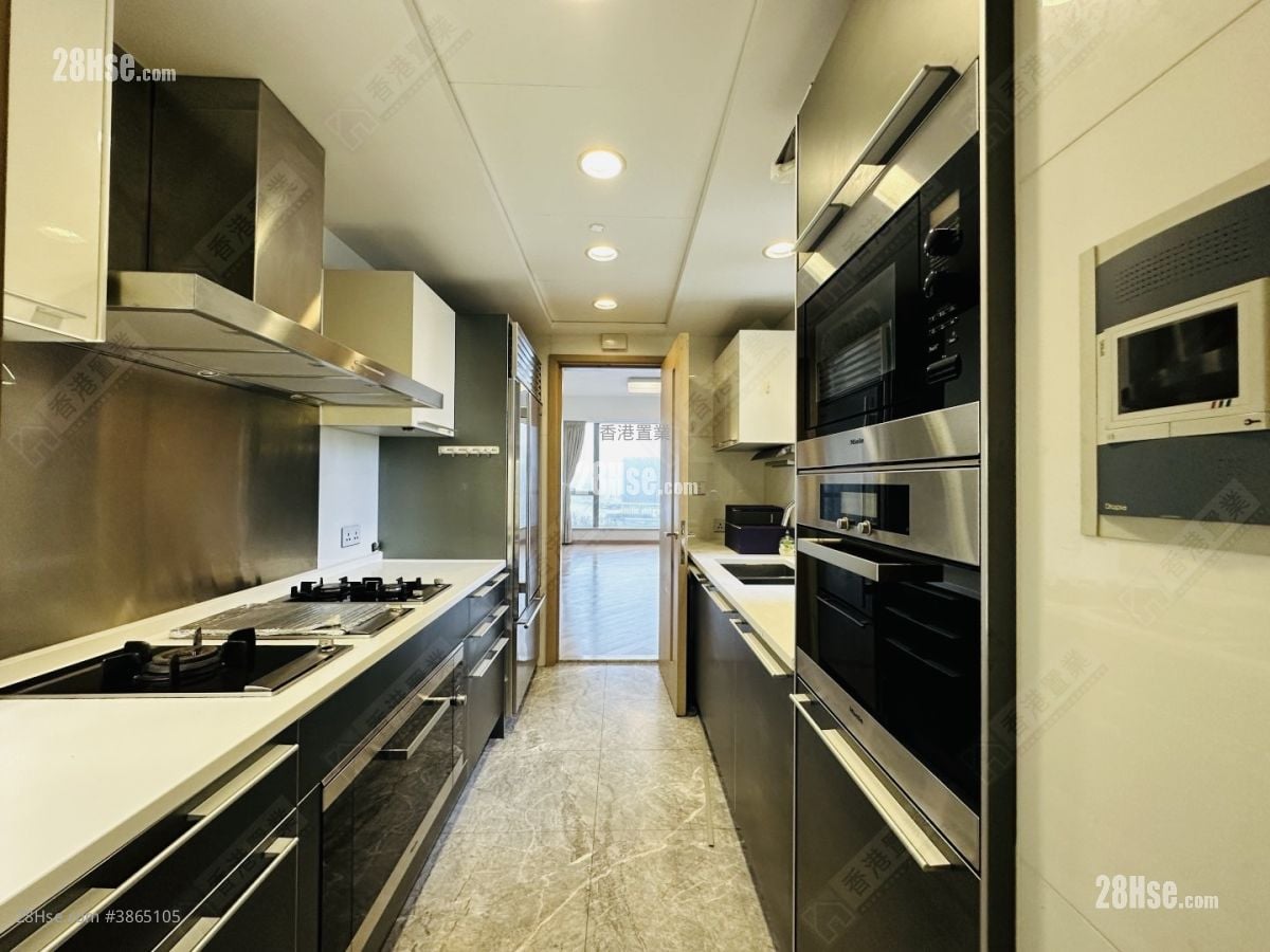 The Cullinan Rental 4 Bedrooms , 2 Bathrooms 1,128 ft²