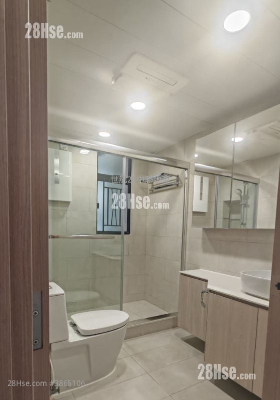 Clovelly Court Rental 4 Bedrooms , 2 Bathrooms 2,348 ft²
