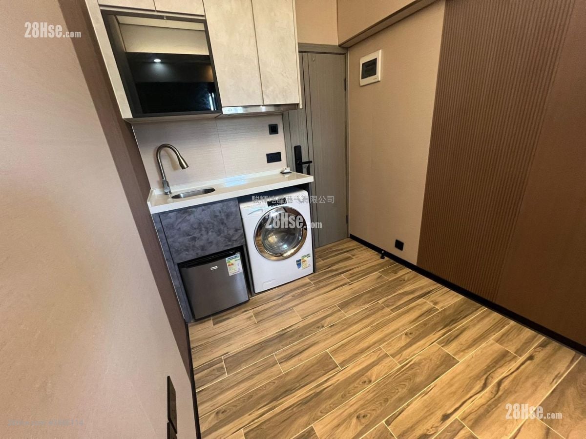 Prospect Mansion Rental 1 Bathroom 160 ft²