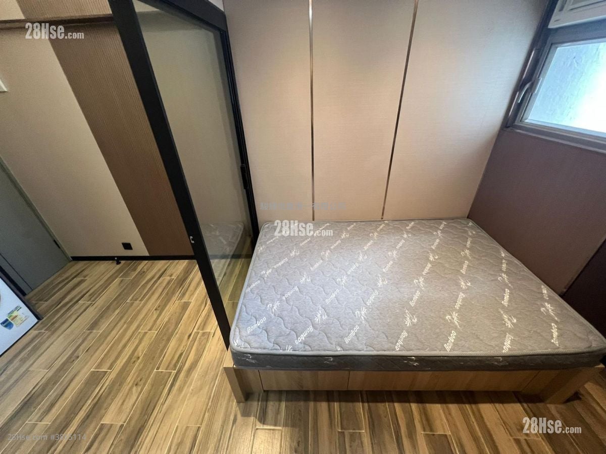 Prospect Mansion Rental 1 Bathroom 160 ft²