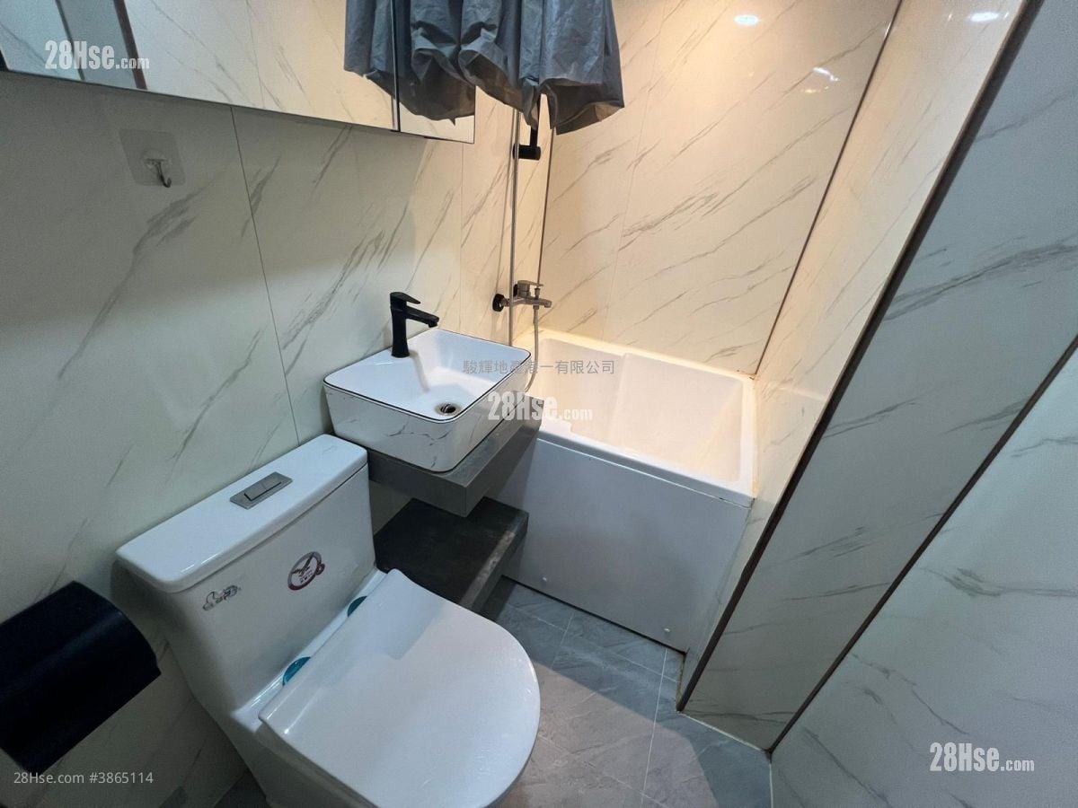 Prospect Mansion Rental 1 Bathroom 160 ft²