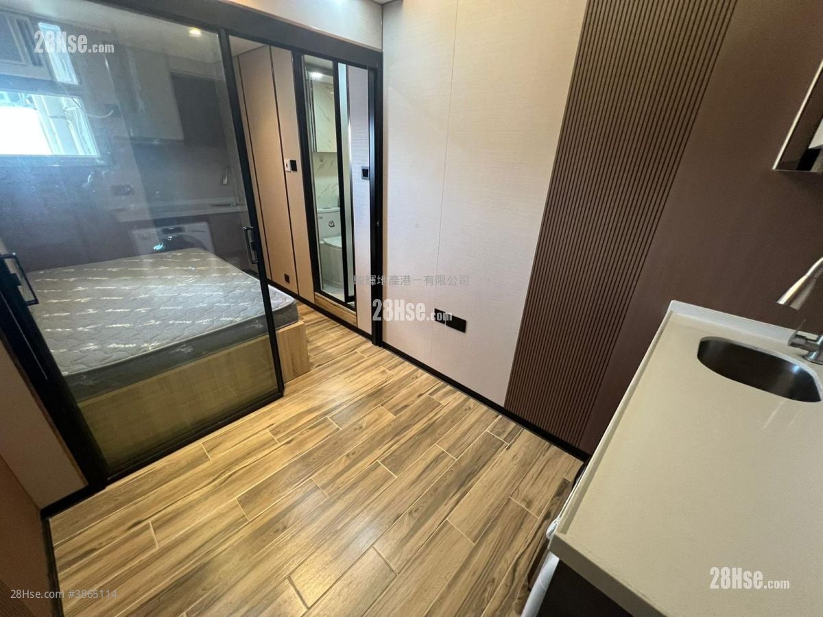 Prospect Mansion Rental 1 Bathroom 160 ft²