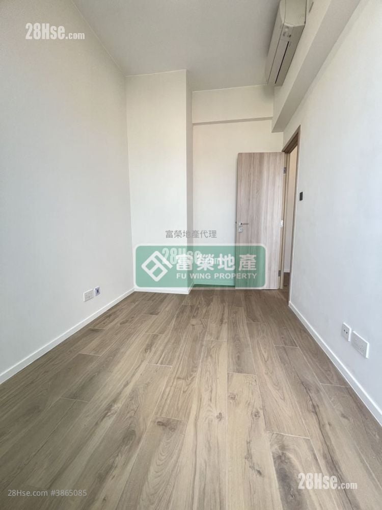 Elize Park Rental 3 Bedrooms , 1 Bathroom 438 ft²