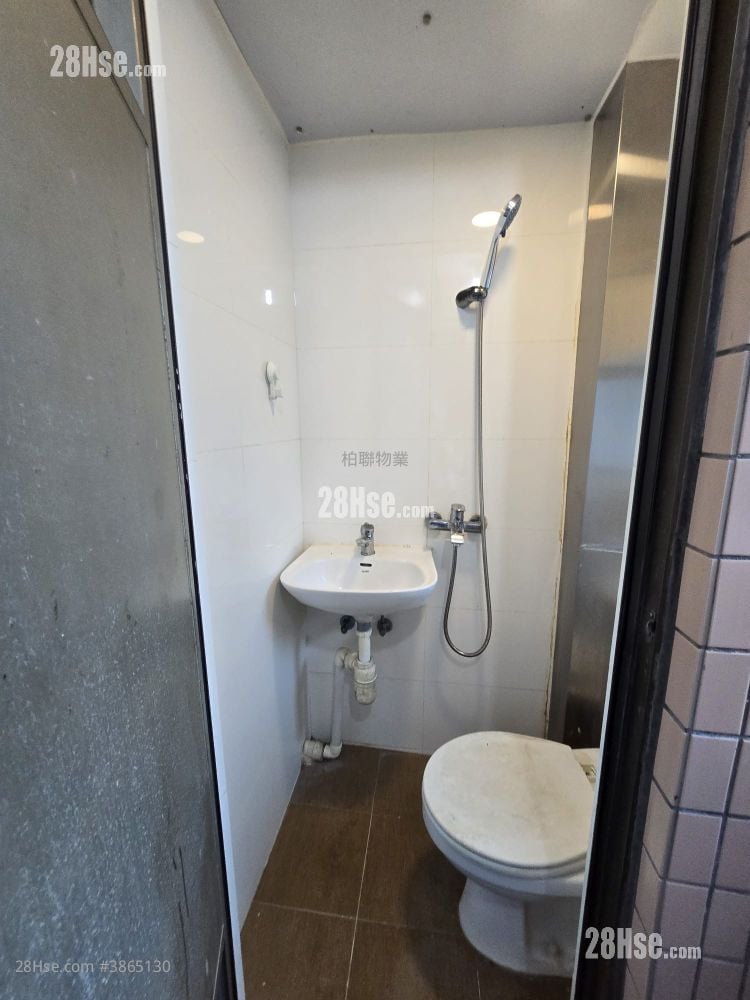 King's Park Villa Rental 3 Bedrooms , 3 Bathrooms 1,136 ft²