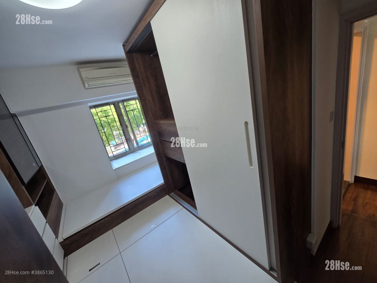 King's Park Villa Rental 3 Bedrooms , 3 Bathrooms 1,136 ft²