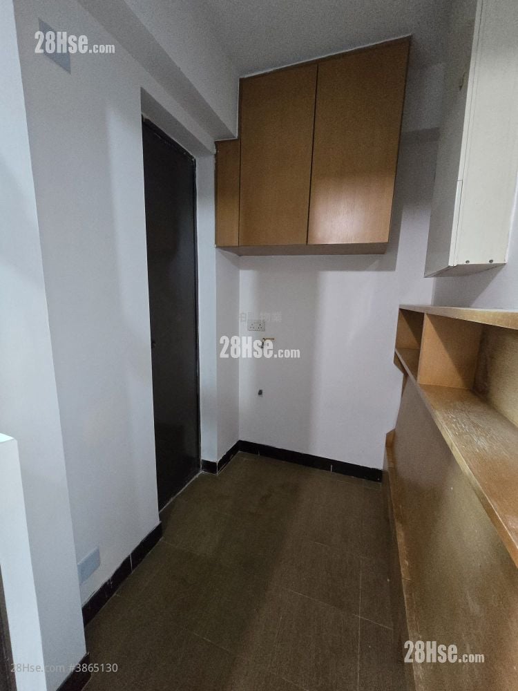 King's Park Villa Rental 3 Bedrooms , 3 Bathrooms 1,136 ft²