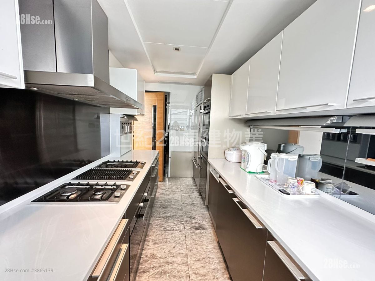 The Cullinan Rental 4 Bedrooms , 3 Bathrooms 1,443 ft²