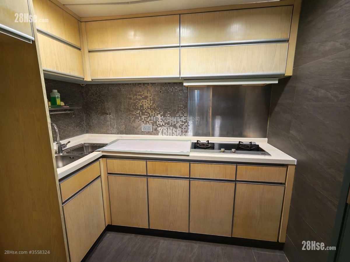 Fairview Mansion Rental 2 Bedrooms , 1 Bathroom 604 ft²