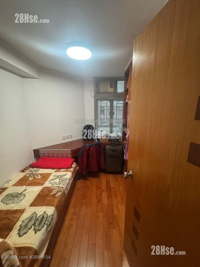 Whampoa Garden Sell 4 Bedrooms , 2 Bathrooms 765 ft²