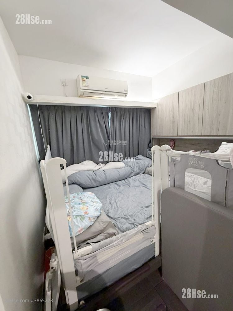 Man Ki Building Sell 2 Bedrooms , 1 Bathroom 457 ft²