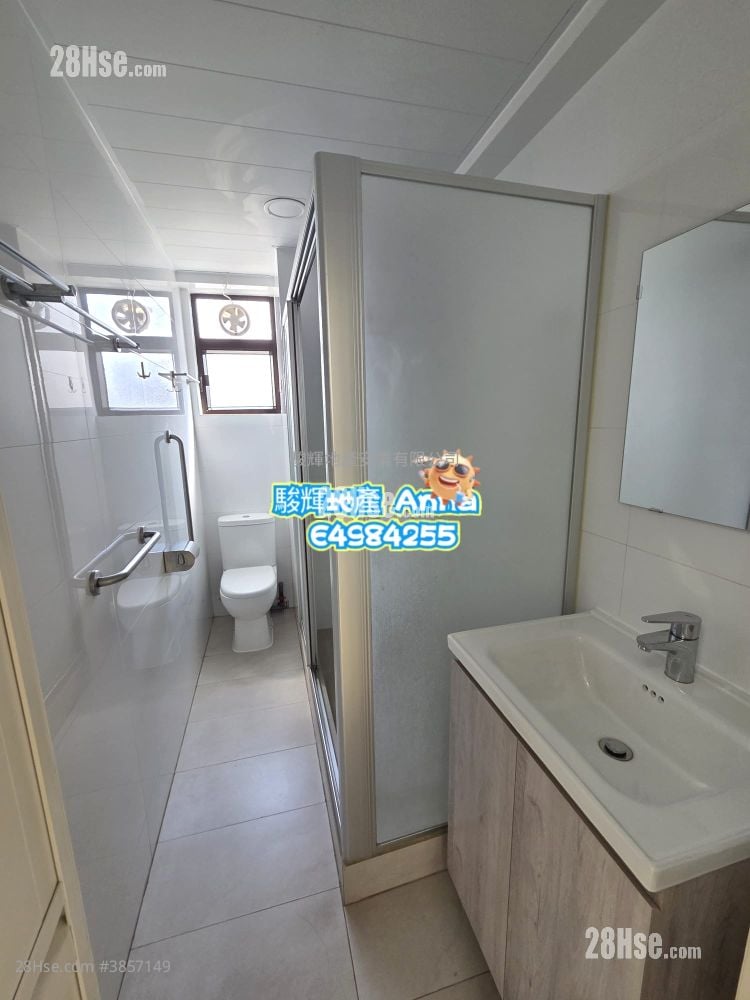 Crystal Court Sell 3 Bedrooms , 2 Bathrooms 712 ft²