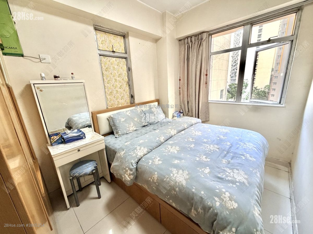 East Asia Gardens Sell 2 Bedrooms , 1 Bathroom 460 ft²