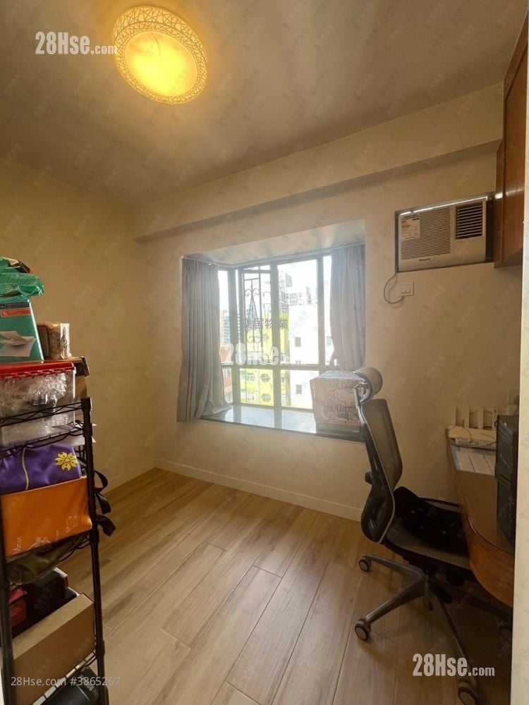 Kwong Fung Terrace Sell 3 Bedrooms , 2 Bathrooms 737 ft²
