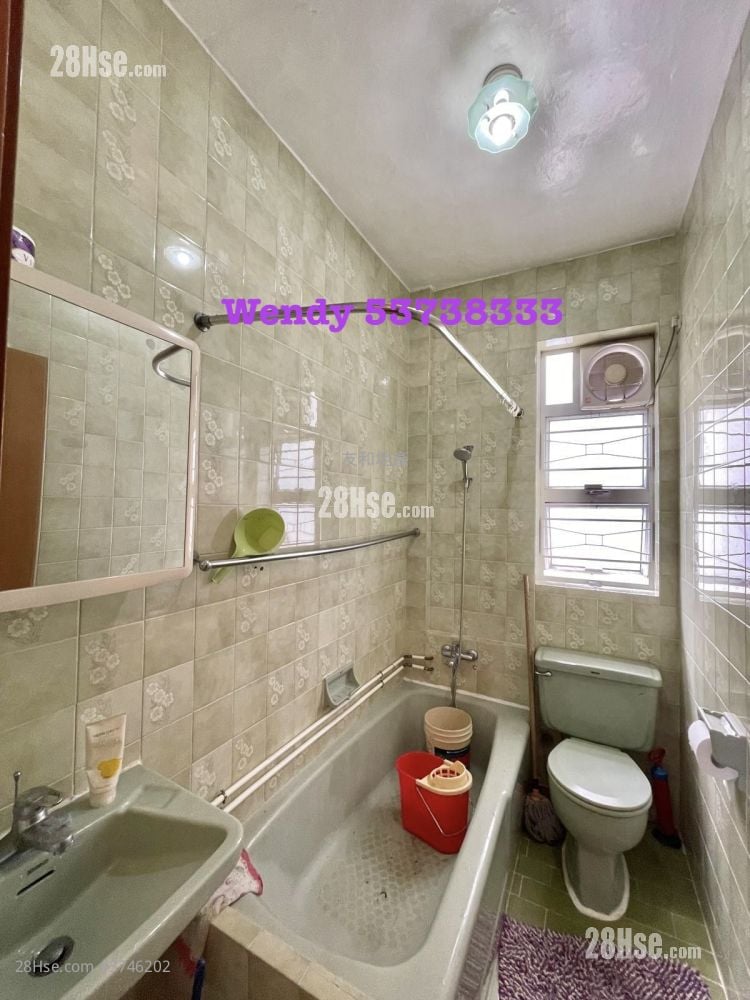 Mandarin Court Sell 3 Bedrooms , 2 Bathrooms 884 ft²