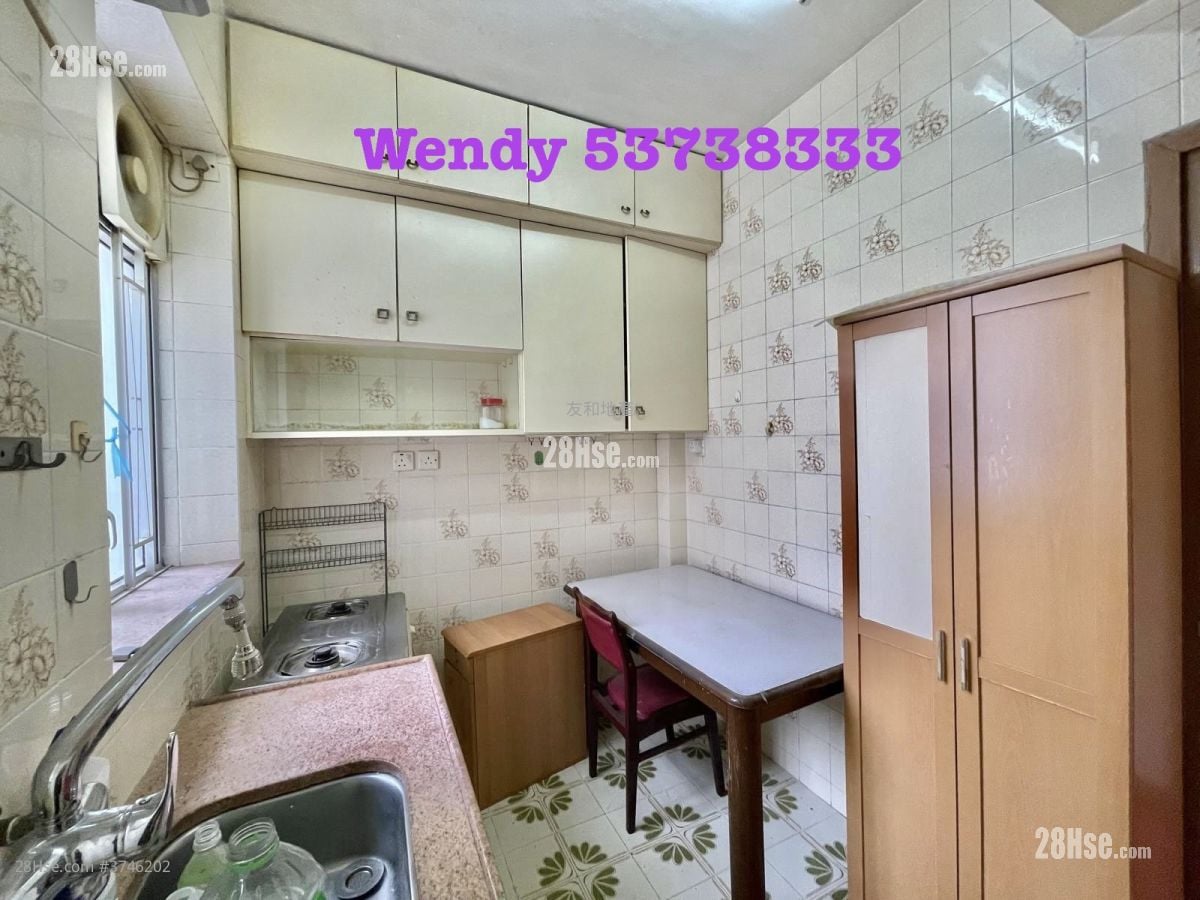 Mandarin Court Sell 3 Bedrooms , 2 Bathrooms 884 ft²