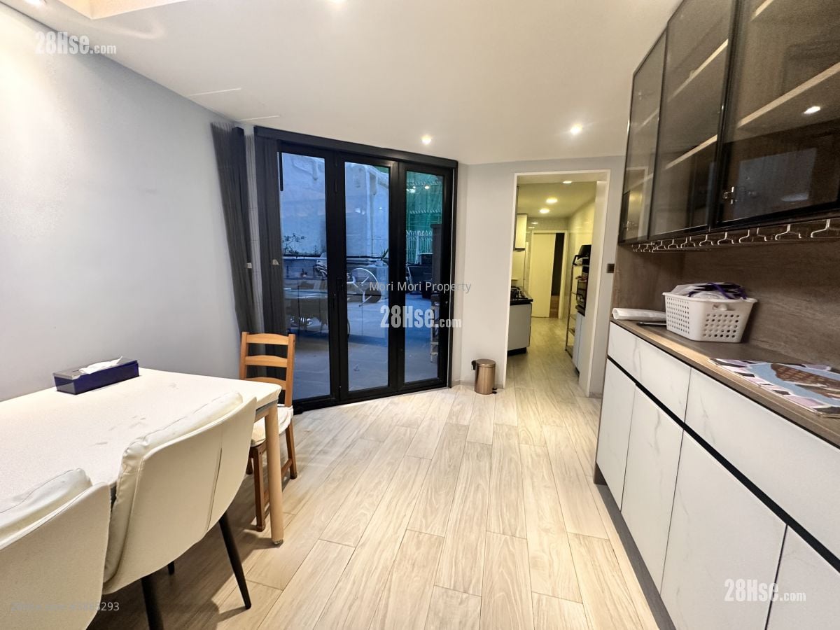 Way Man Court Rental 3 Bedrooms , 2 Bathrooms