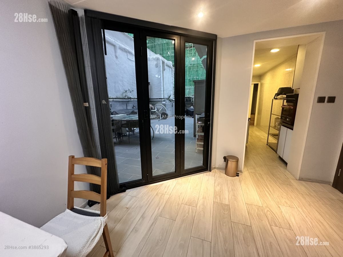 Way Man Court Rental 3 Bedrooms , 2 Bathrooms