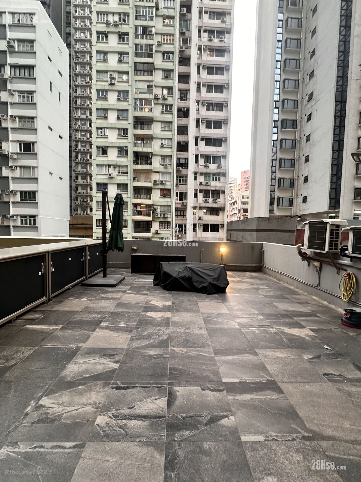 Way Man Court Rental 3 Bedrooms , 2 Bathrooms