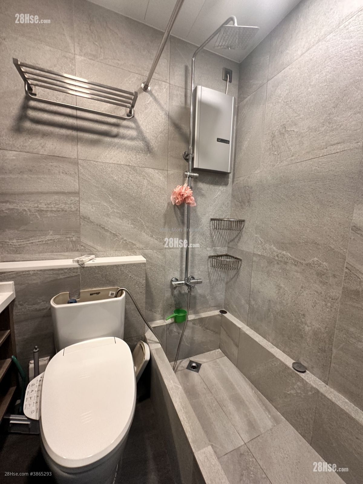 Way Man Court Rental 3 Bedrooms , 2 Bathrooms