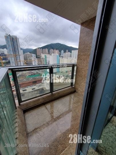 御龍山 售盤 3 房 710 平方呎