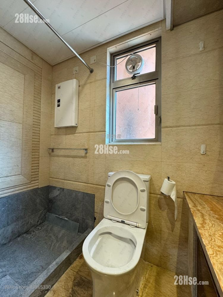 Harbour Green Rental 3 Bedrooms , 1 Bathroom 541 ft²