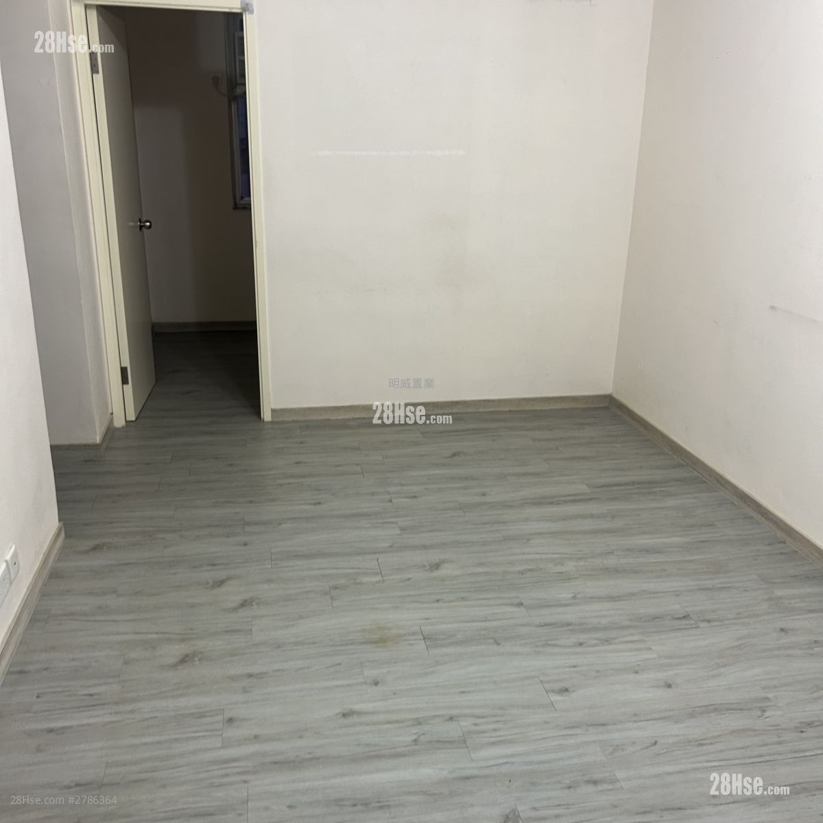 Sun Fai Building Rental 1 Bedroom 110 ft²