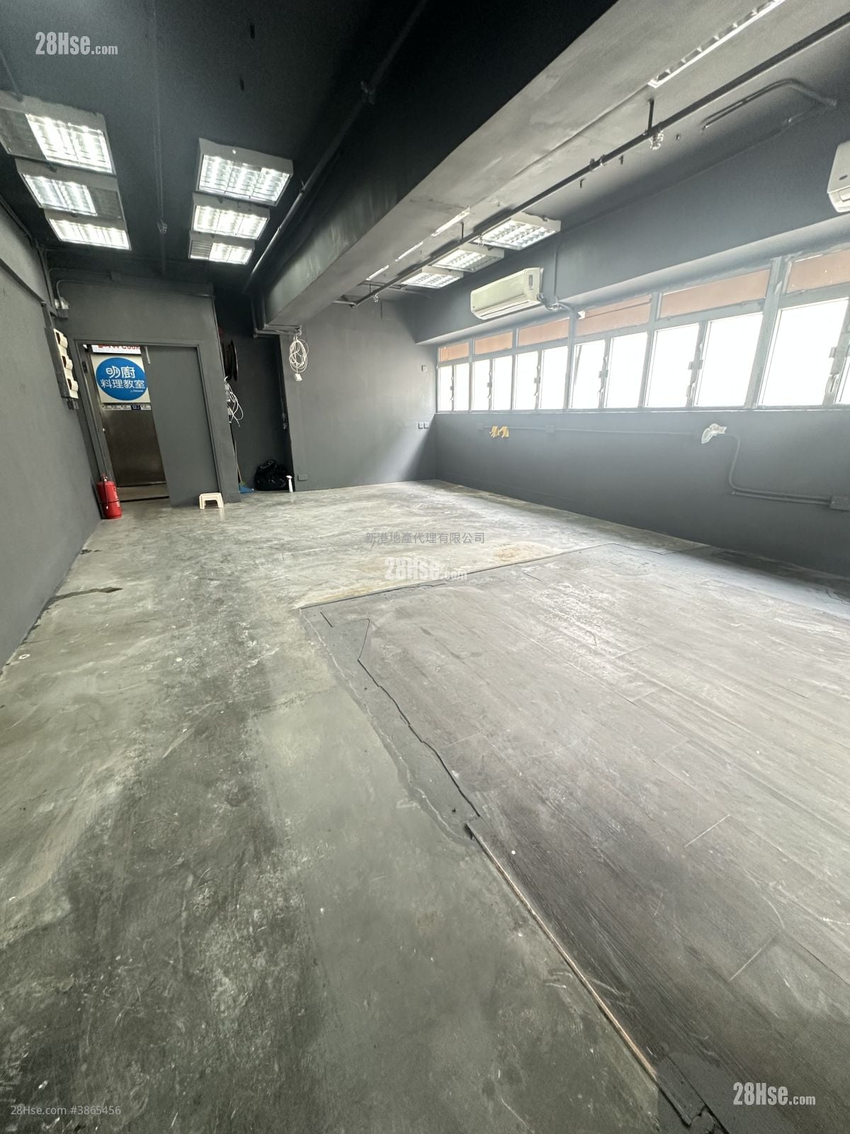 King Win Factory Building Rental 1 Toilet