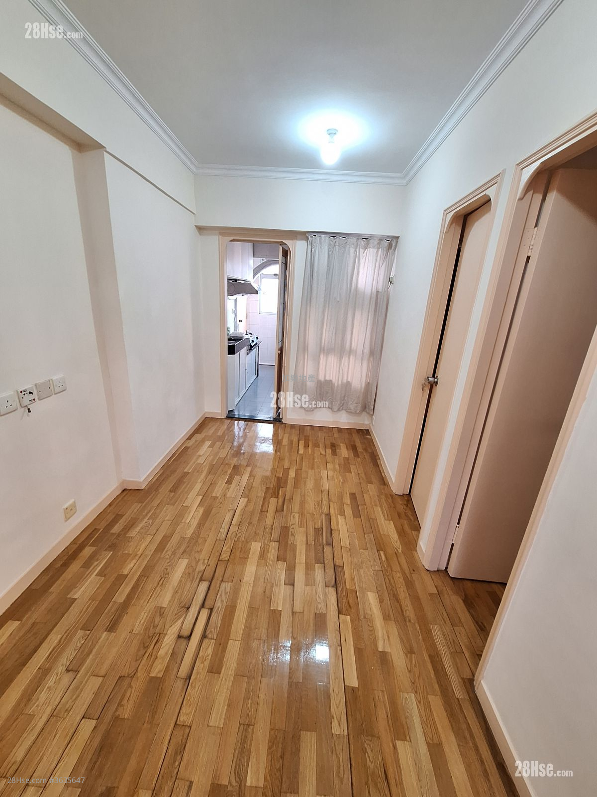 Golden Court Sell 2 Bedrooms , 1 Bathroom 274 ft²