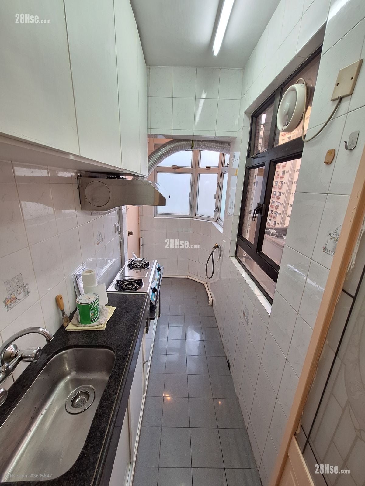 Golden Court Sell 2 Bedrooms , 1 Bathroom 274 ft²