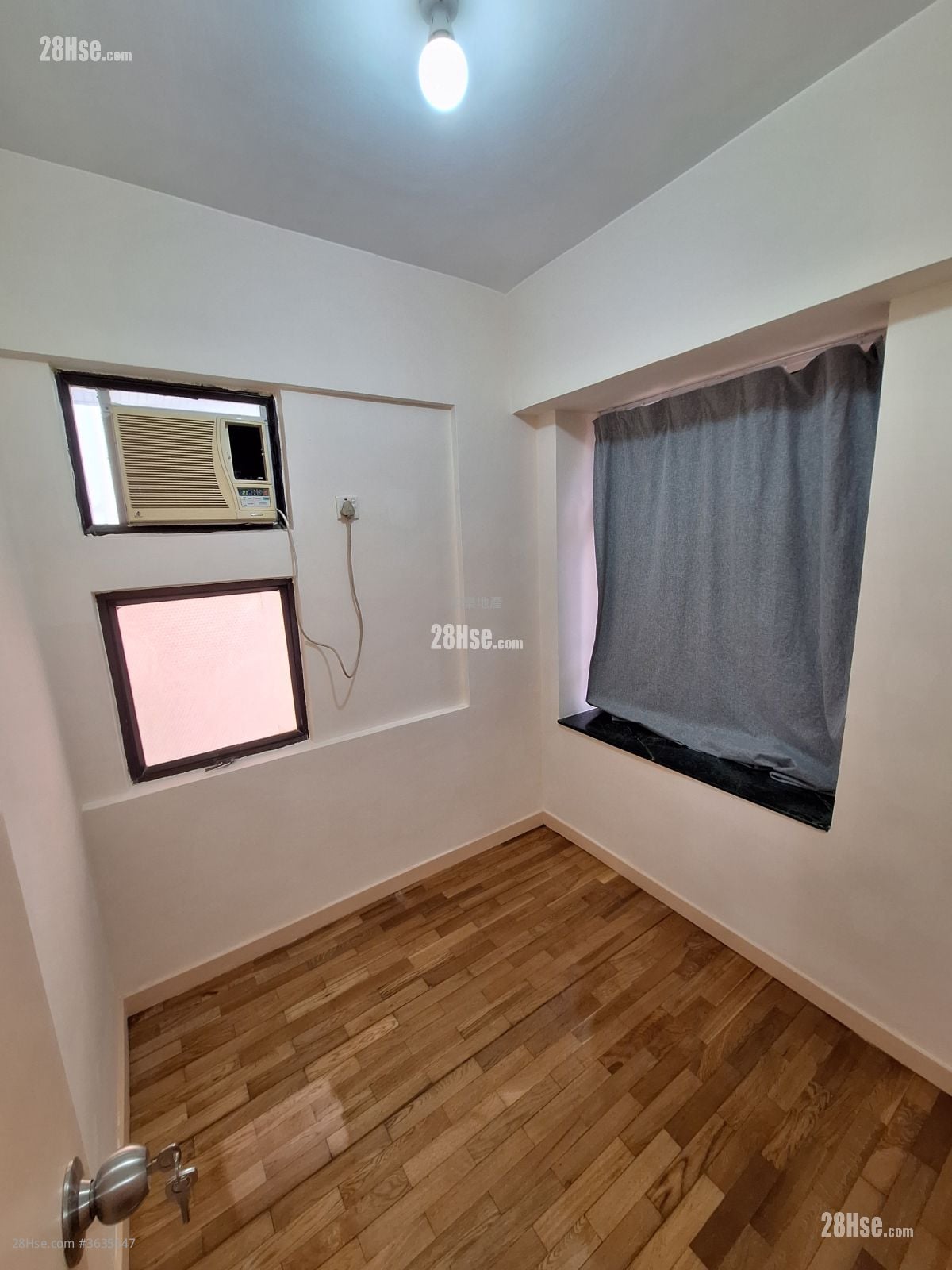 Golden Court Sell 2 Bedrooms , 1 Bathroom 274 ft²