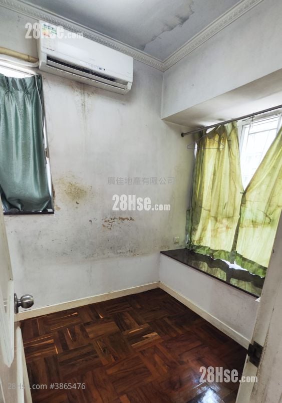 Ming Fung Court Sell 2 Bedrooms , 1 Bathroom 300 ft²