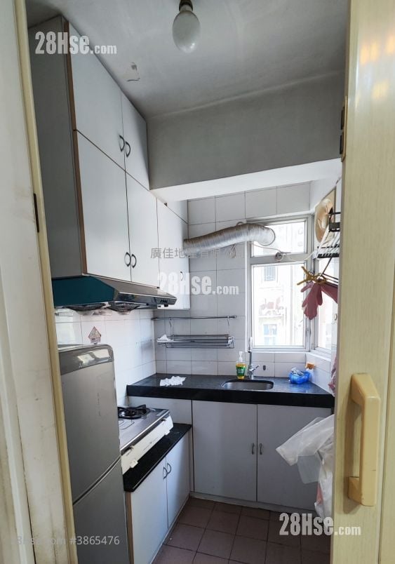 Ming Fung Court Sell 2 Bedrooms , 1 Bathroom 300 ft²