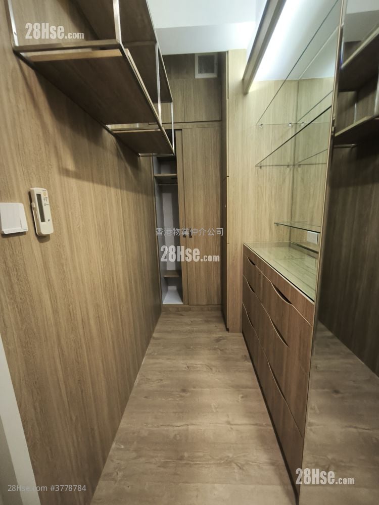 Empire Court Rental 2 Bedrooms , 2 Bathrooms 758 ft²
