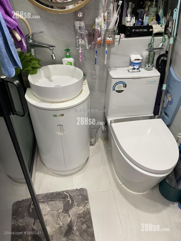 Yuk Wo Court Sell 1 Bedroom , 1 Bathroom 295 ft²