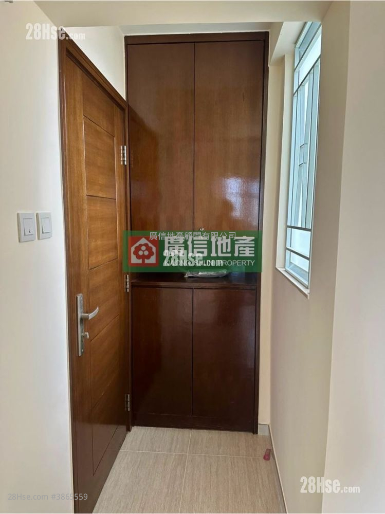 Shun Hing Building Sell 2 Bedrooms , 1 Bathroom 312 ft²