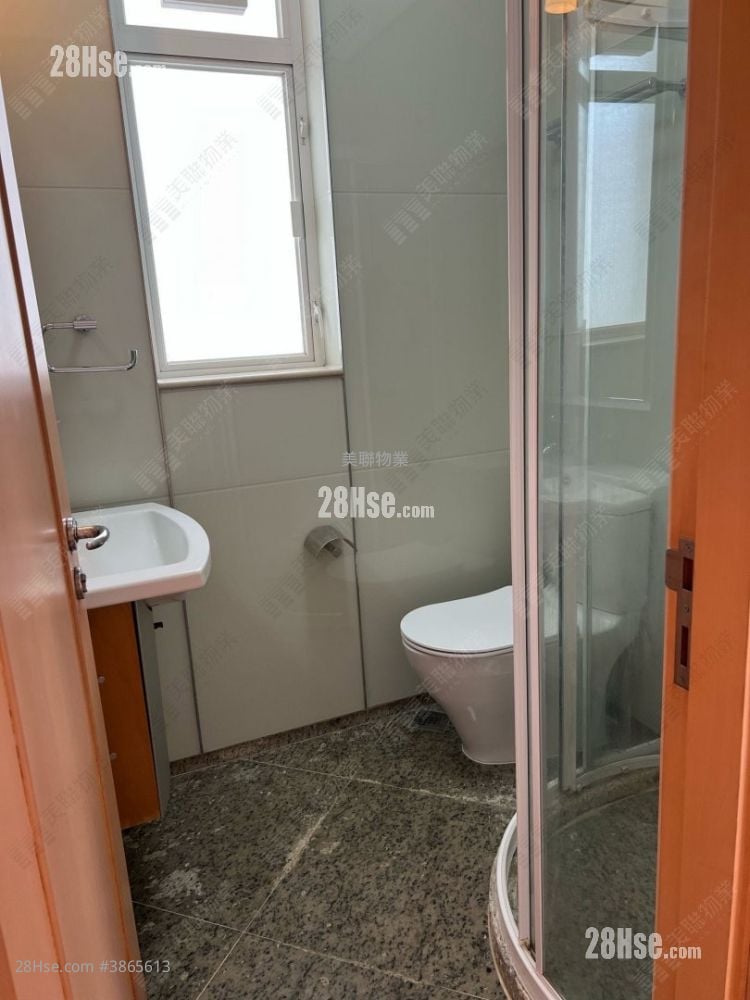 The Orchards Sell 3 Bedrooms , 2 Bathrooms 896 ft²